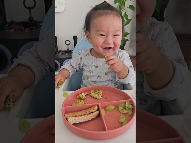Enjoying the breakfast we made together 😋 #babyshorts #breakfast #littlefoodie