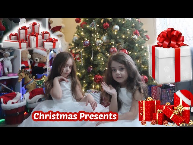 Christmas came early!!! Opening Christmas Presents 2020