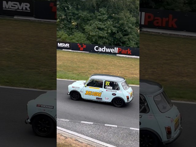 INCREDIBLE Mighty Mini Racing Action at Cadwell Park Circuit!