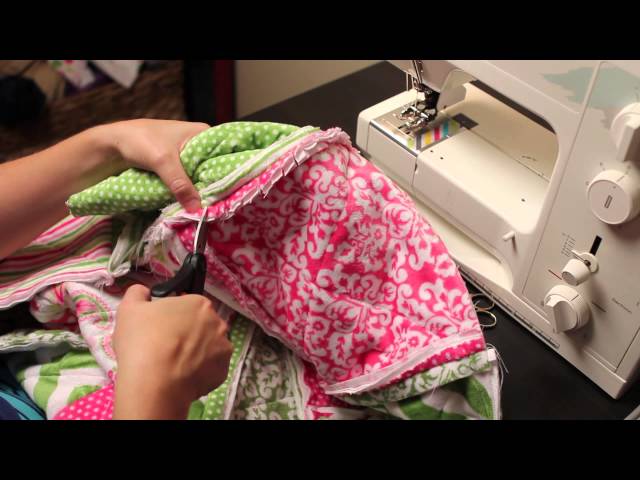 How to cut a rag quilt