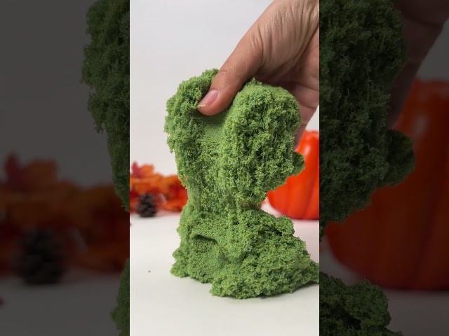 Leafy Green Sand Flowing #KineticSand #Shorts