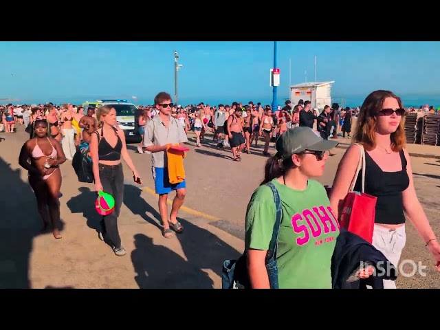 Trouble at Bournemouth beach 