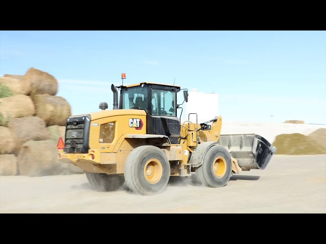 Cat® 926M Small Wheel Loader Customer Story – Longs Peak Dairy (Pierce, CO)