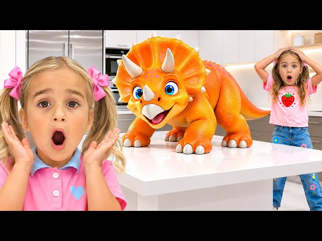 Giant Dinosaurs Hatched from Eggs in the House!