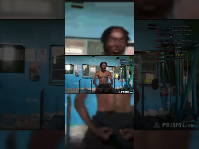 Alaro Flex’s his muscles after workout
