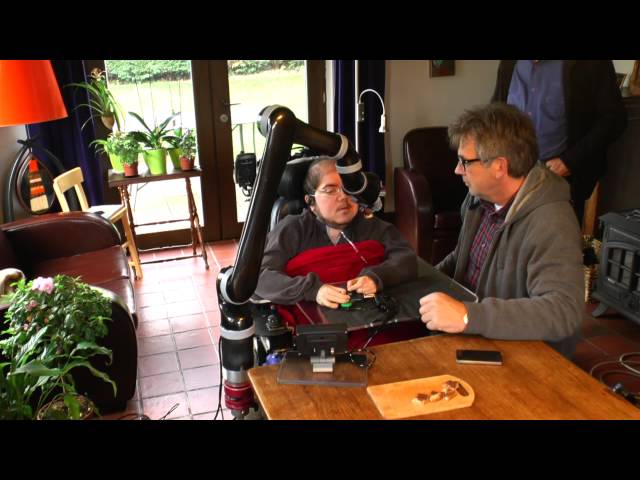 Colin Découvre le Bras Kinova Jaco en 3D