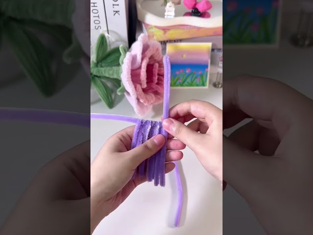Handmade diy pipe cleaner rose flowers #diy #gift #diyflower #diycrafts #flowercraft #flowers #craft