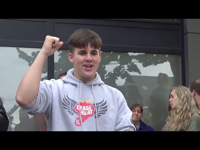Johnny Jr's First Pepper Eating Contest in Ham, Belgium!!