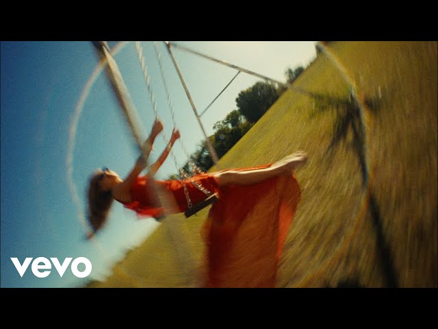Kelsea Ballerini - I Sit In Parks (Official Music Video)