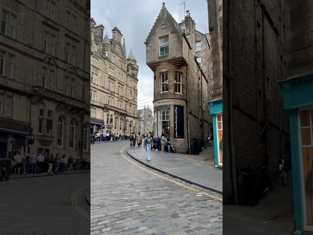 Things to Do in Edinburgh, Scotland 🏰 | Explore the Old Town #Shorts #travel #viral #ytshorts
