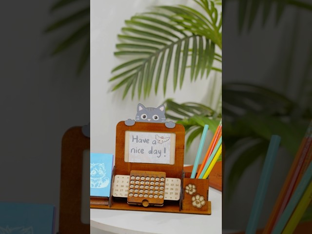 📅 Calendar. Card holder. Desk decor. #laserengraver #diy #maker #backtoschool #shorts