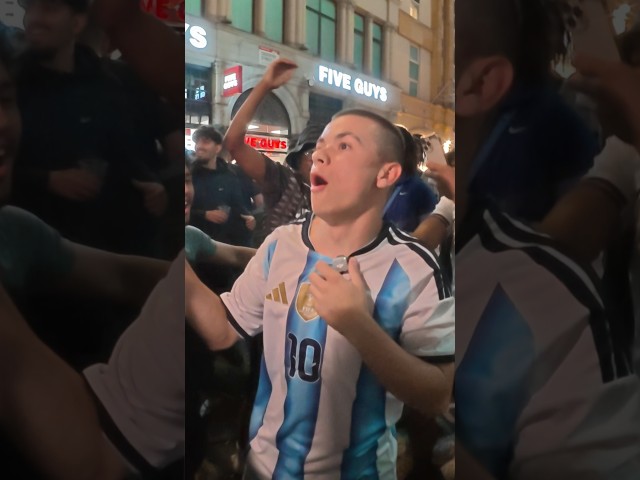 Police Rescue 'MESSI' From Angry Mob! 🏴󠁧󠁢󠁥󠁮󠁧󠁿⚽🇦🇷