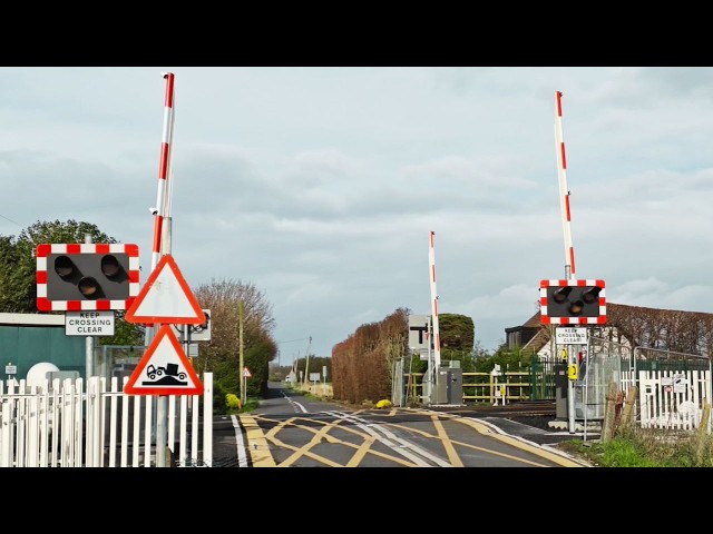 Pool Hey Level Crossing, Lancashire