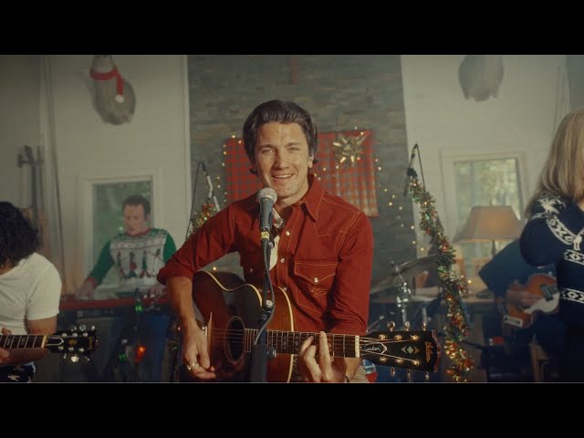 Drake Milligan - Cowgirl for Christmas (Living Room Sessions)
