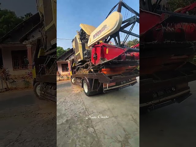Truck Kombi Bintang Perkasa Group Keluar dari Parkiran #shorts