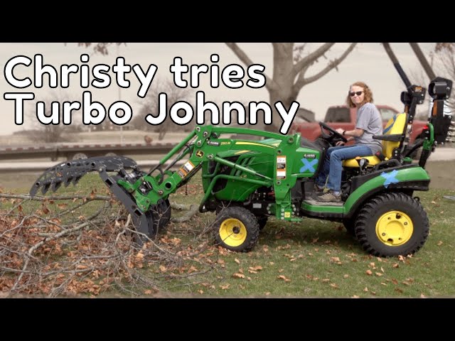 Fast Hydraulics, Even at Idle! Turbo Deere 1025R and Big Mouth Grapple!
