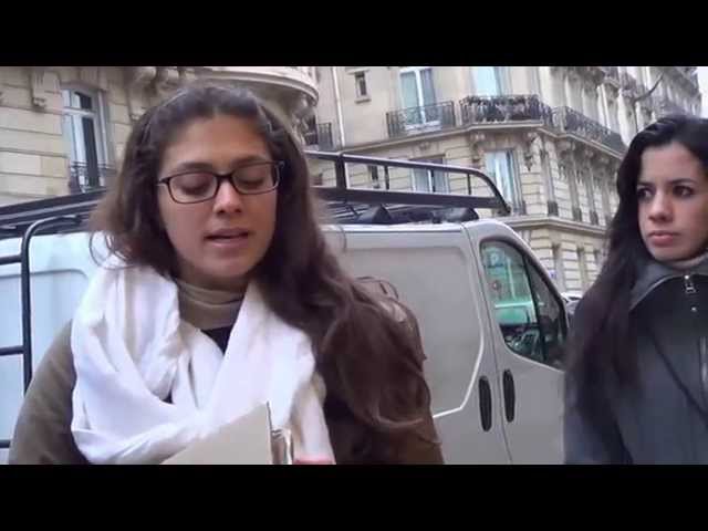 la protesta de los estudiante dominicano frente a la Embajada dominicana en francia