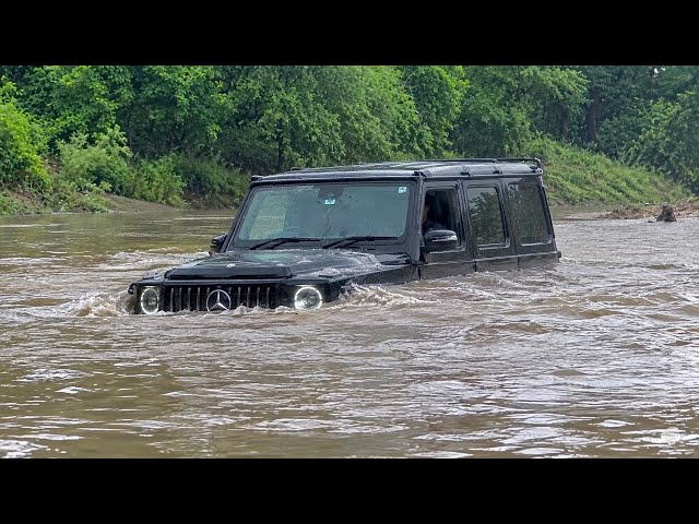Saurav Joshi's new G-Wagon got stuck in the water 😱 🤯 Water got inside the whole G-Wagon New Vlog