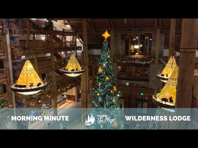 Walt Disney World - Disney's Wilderness Lodge - Christmas Lobby Ambience (4K) (HD)