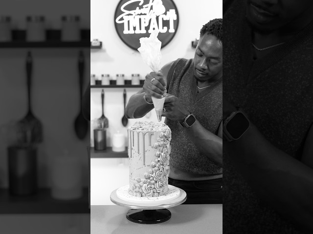 Making a cake with a mystery color