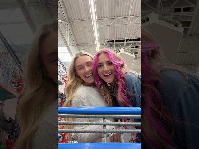 My last angel tree of the year with my YouTube queen @HopeScope  🎀🎅🏻🎄#angeltree #walmart