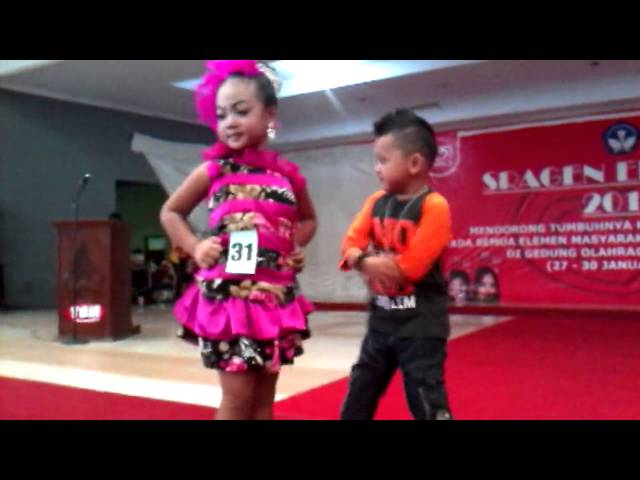 Vidio Lucu, Gaya Anak-anak PAUD dan TK di atas catwalk
