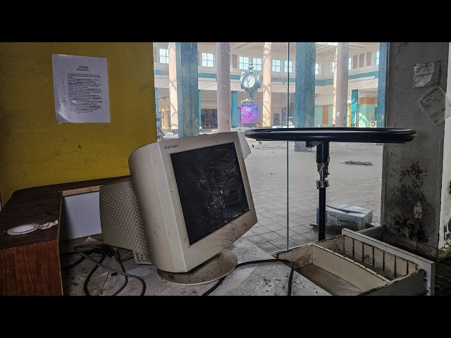 Inside an ABANDONED Mall FROZEN in Time Since 2008