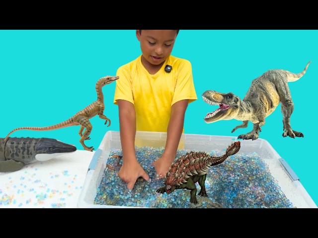 Jeremy Finds Dinosaurs T Rex, Mosasaur, Ankylosaurus, Dinosaurs Learning Names for Kids