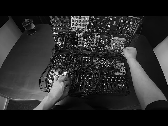 Improvised Techno (Modular Live) // 145 BPM // Moog Labyrinth + Vhikk X + Collide 4