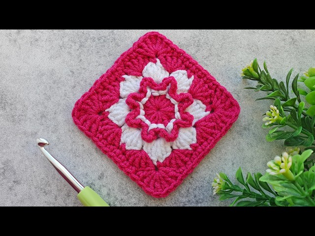 Awesome! Crochet Granny Square from an old book. You'll like it! Crochet.