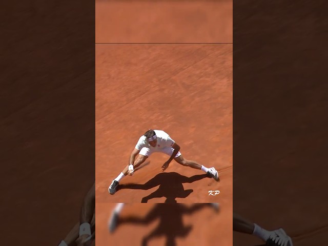 Federer Defends Like Nadal on Clay!