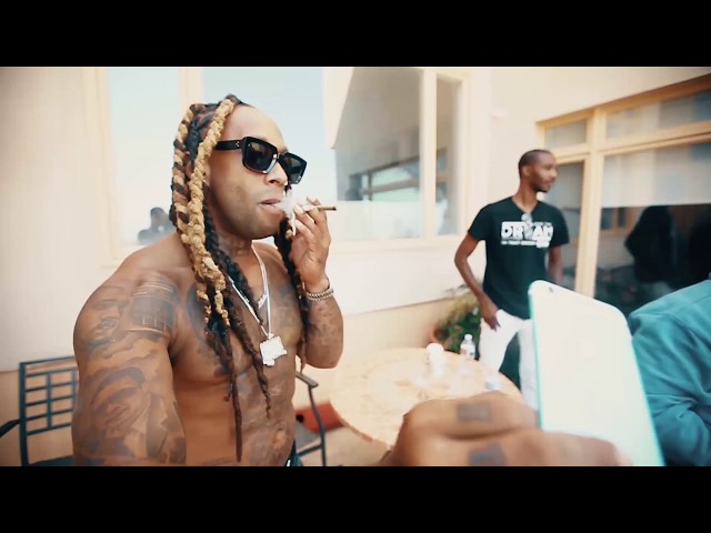 Ty Dollar Sign receives jewlery
