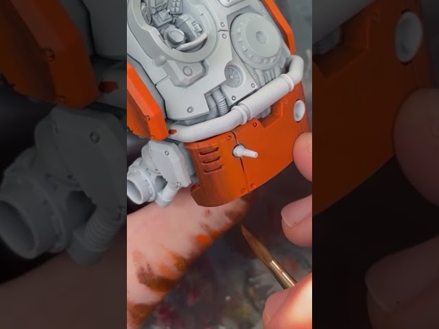 You’ll never paint orange the same again! #shorts #warhammer #40k #warhammer40000 #paintingtutorial