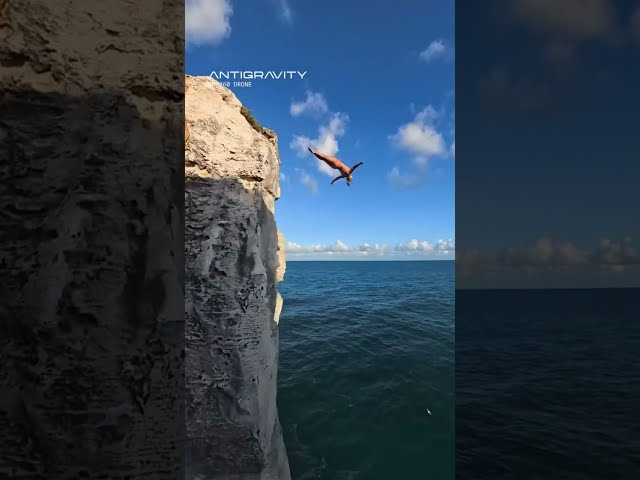 The bottle has something to say 🤔 | Antigravity A1