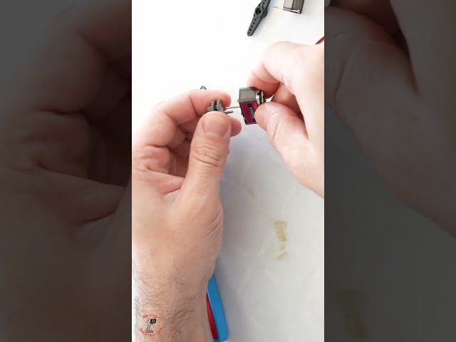 How to reverse servo