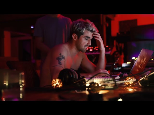 The Chainsmokers - So Far So Good (Chapter 1)