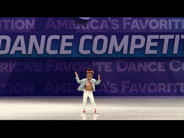 Grey Skye Evans - 4 year old first dance solo!