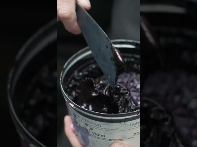 Colour Mixing ASMR | Pantone 2587 | Satisfying Letterpress Printing at Robert Smail’s