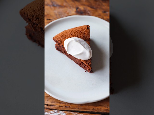 Chocolate truffle cake with Earl gray cream 💕 recipes live on my site! ￼￼