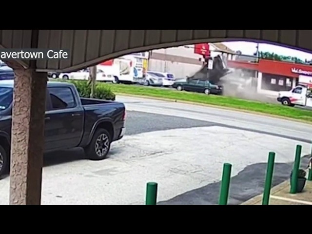 Deadly multi-car crash in Delaware County caught on camera