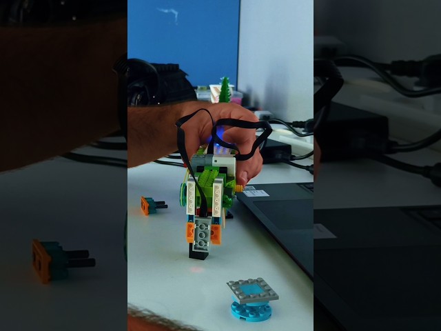 Building a Robot Arm in Seconds with LEGO WeDo  2⚡🧱 #SpeedBuild #Robotics #Shorts