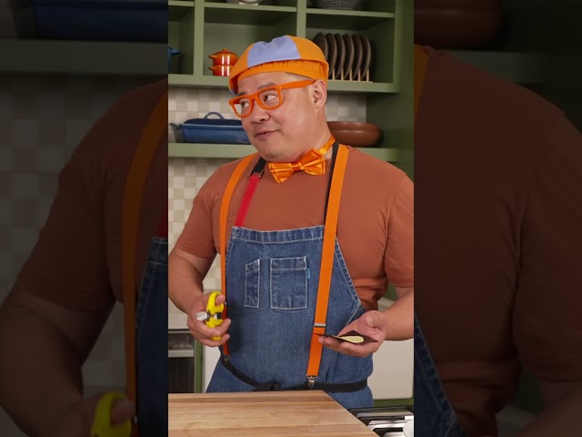 An EDIBLE Dinosaur?! #cooking #blippi #dinos