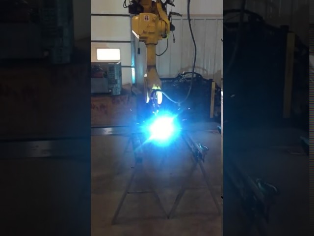 Fanuc Arcmate 26' overhead rail pulse welding