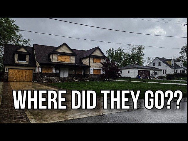 Exploring an ABANDONED Neighborhood in Schaumburg, Illinois
