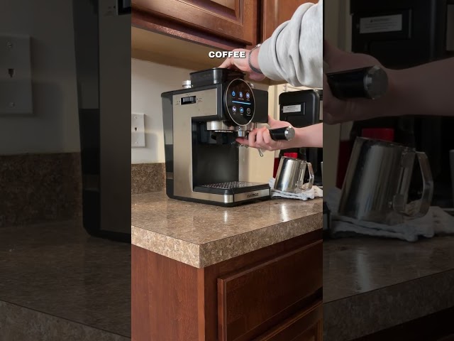 Espresso maker with build in grinder from Cusimax