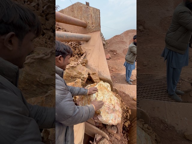 #stonecrusher # rockcrusher#200ksubscriber #stonecrusherplant #rockcrushing #stonecrusherline#shorts