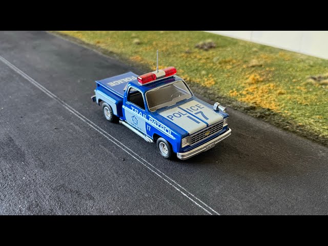 Building a Vintage (1981) MPC Trail Patrol Model Kit (1/32)