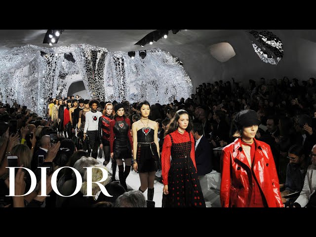 Spring-Summer 2018 Ready-to-Wear Show - 360°