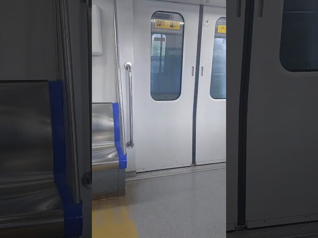 Inside Versova Metro 🚇 | Mumbai Metro Vibes