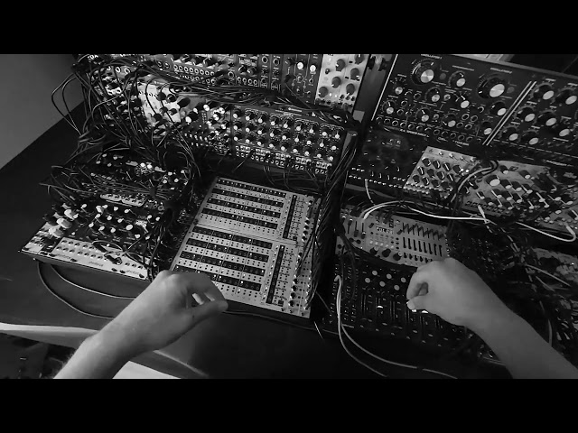 Improvised Techno (Live Modular) // Macbeth Oscillator // QMMF-4 // b:art // Ohmforce Bohm